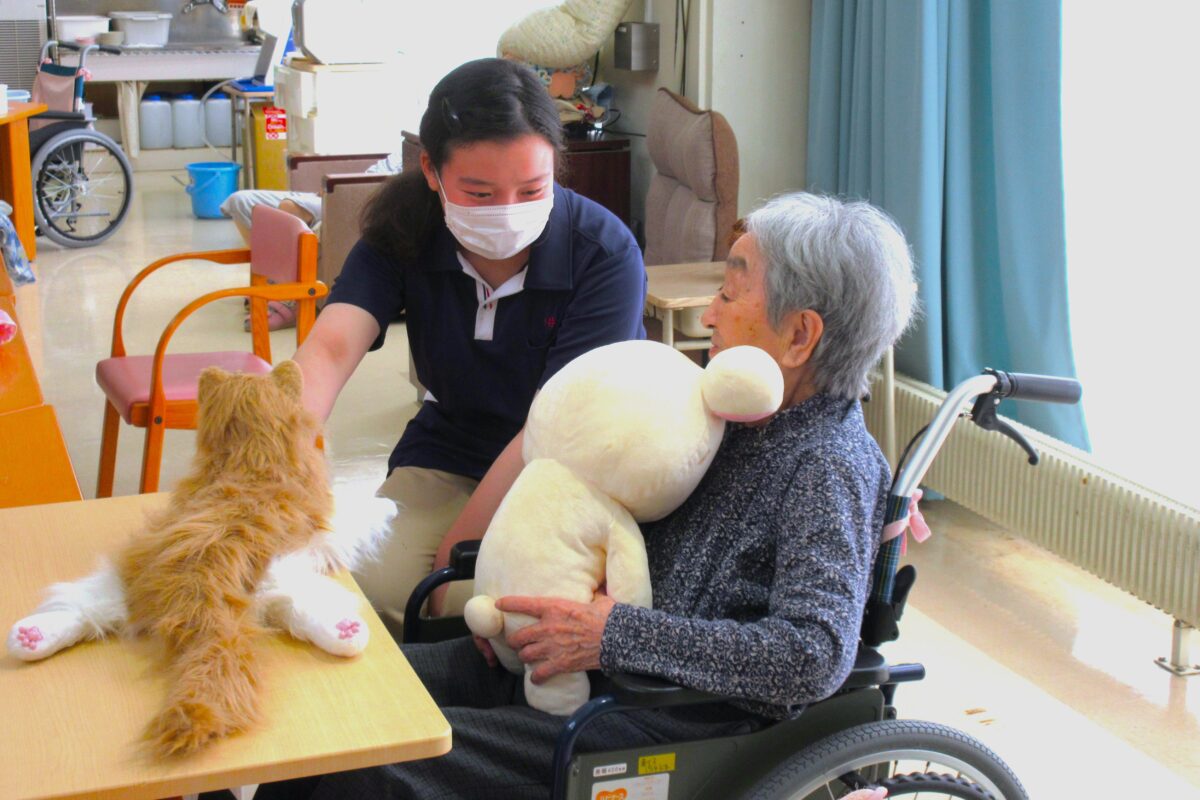 未来の介護を担う光！実習生の真剣な眼差し